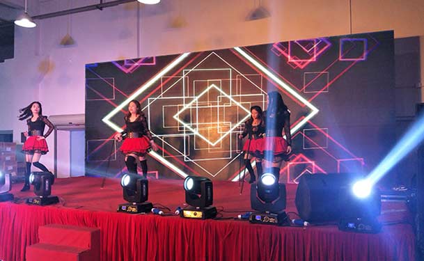 思科瑞光电2017年尾牙晚会成功举行！