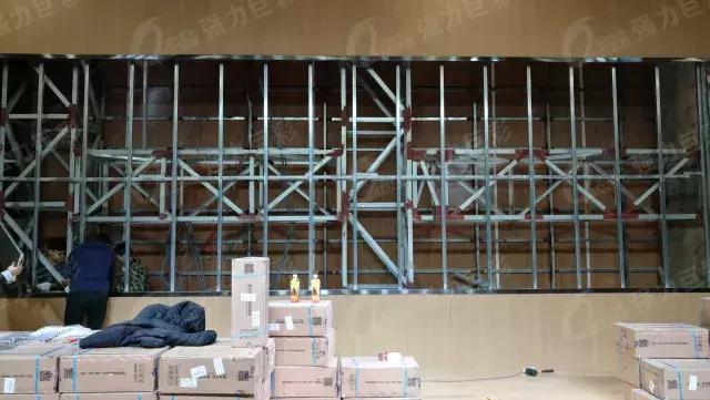 亮剑小间距，重新定义行业新标准！