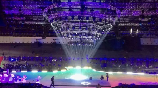 谁声势夺人？2018年三大卫视跨年晚会舞台PK！