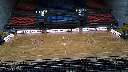 盛牌LED球场围栏屏 倾情CBA篮球对抗赛