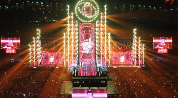 谁声势夺人？2018年三大卫视跨年晚会舞台PK！