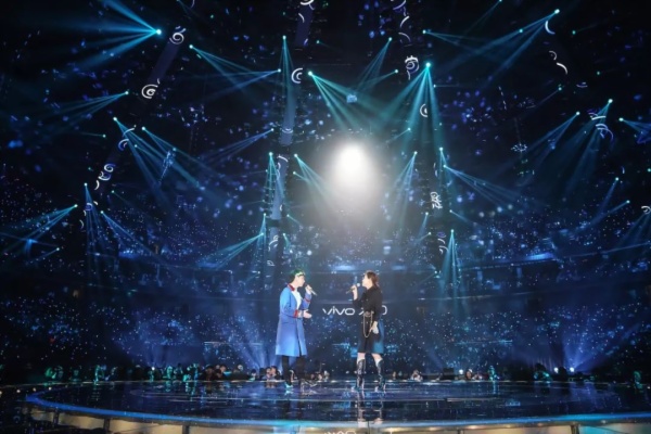 谁声势夺人？2018年三大卫视跨年晚会舞台PK！