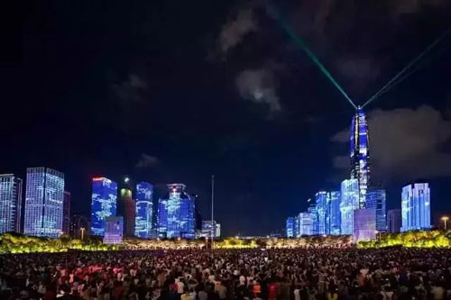 深圳灯光秀今晚上演！150万盏灯、43栋楼宇点亮夜空，最佳观秀地点在这里