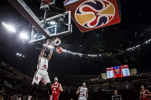 篮球世界杯小组赛火热开赛，洲明显示完美亮相各大赛场！