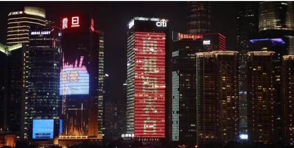 国庆节他们用户外广告向祖国如此表白但需如此规范！