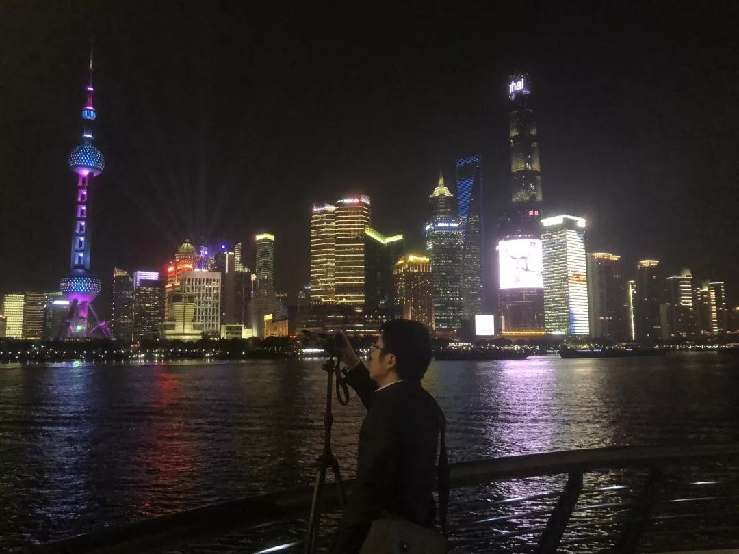 “进博会时间”开启夜景更震撼 背后团队解密灯光改造故事