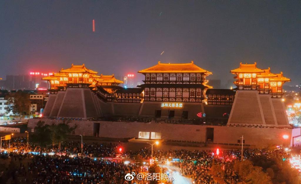 震撼！洛阳连续20天上演“3D灯光投影秀”