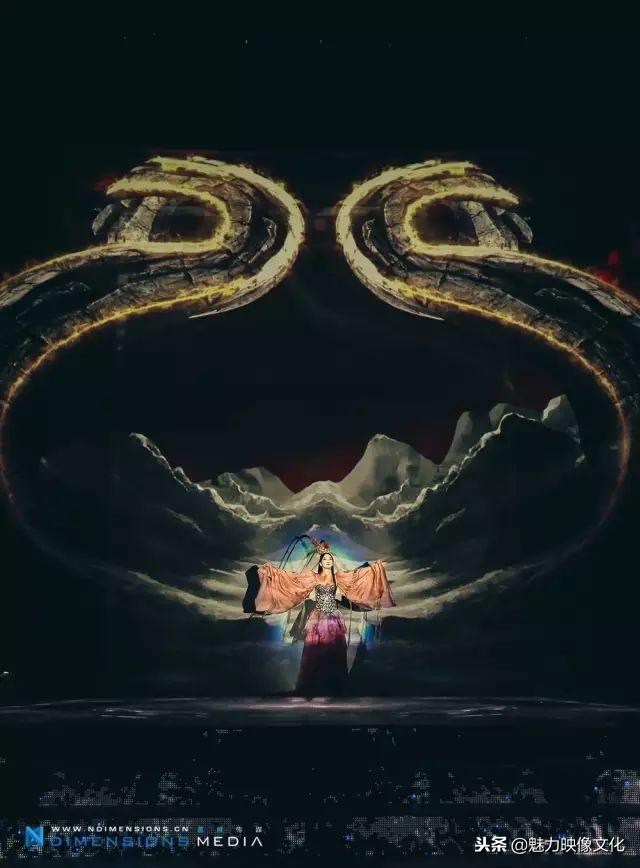 悟空七十二变 VS 舞台机械臂+纱幕投影+LED影像，哪家强？