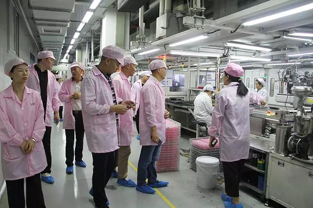 湖北武汉市安防协会莅临参观交流 盛赞强力巨彩