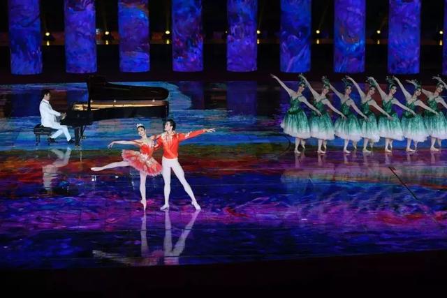 溢彩世园会 晶台谱华章