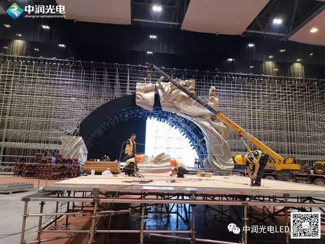 中润光电案例丨重庆—OPPO Reno造乐节，3500平米网格屏为舞台呈现完美效果