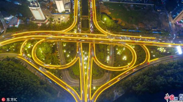 喜迎新春佳节 航拍3万条LED灯首次点“靓”海口 喜迎新春佳节 航拍3万条LED灯首次点“靓”海口