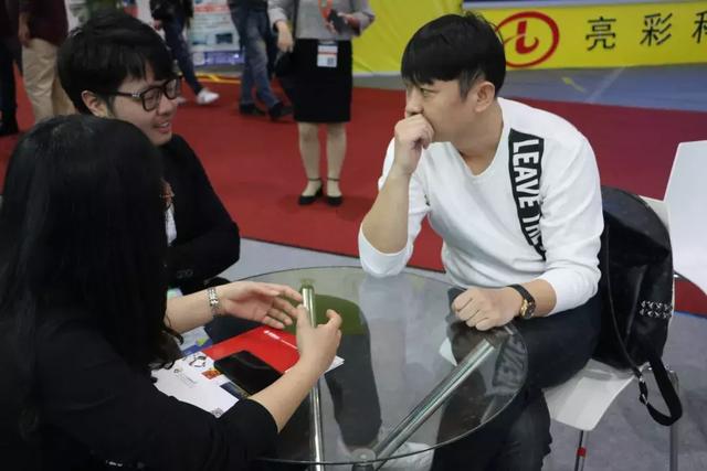 阿尔泰：专业专注，畅游LED显示屏大“视”界