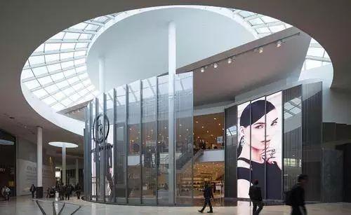 LED玻璃屏进入成熟高速发展期，LED灯条屏将何去何从