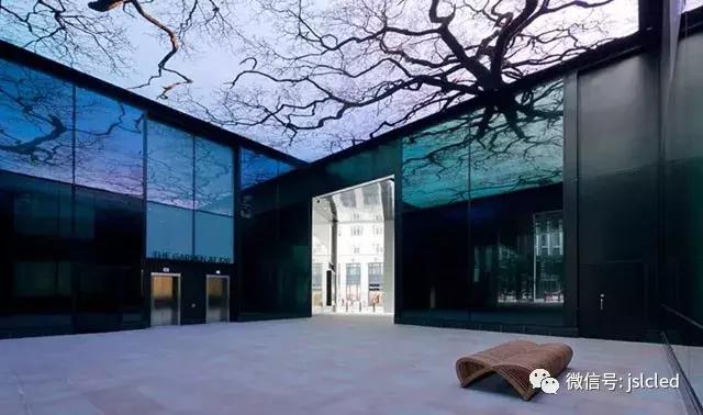 伦敦标志性建筑Fen Court内的LED天幕