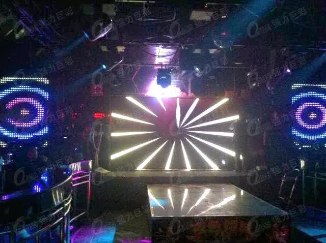 越夜越美丽 LED显示屏让都市娱乐更多彩！