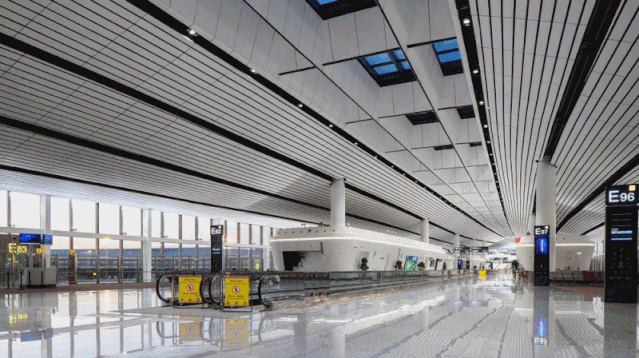 大兴机场“凤凰”展翅，欧普照明助力世界级工程