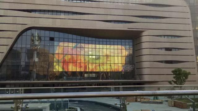 铁歌智能LED透明屏开启剧院新篇章