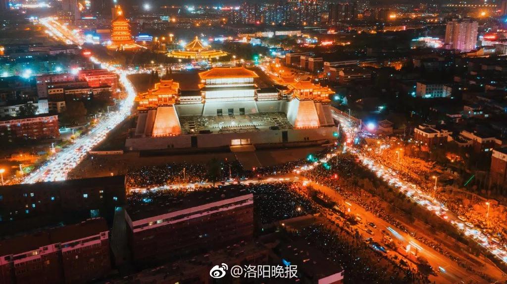 震撼！洛阳连续20天上演“3D灯光投影秀”
