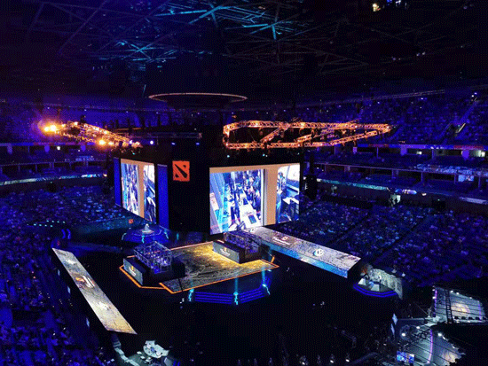 REESTAR 引领电子竞技专业显示风潮