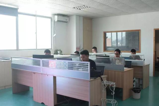 圣彼得：找准方向，做共阴节能屏领域的“先行探索者”