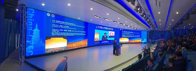 强力巨彩助力国际论坛 尽显高端却不忘普及之路