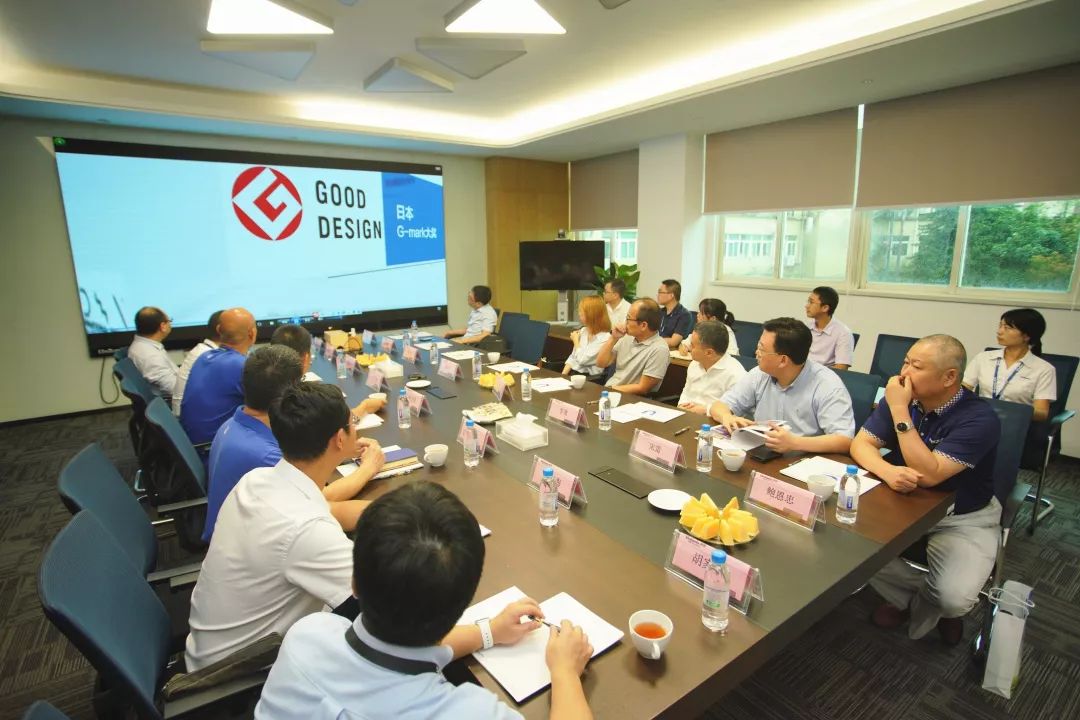 蓝光LED  发明者中村修二教授和商务部领导一行莅临洲明视察指导