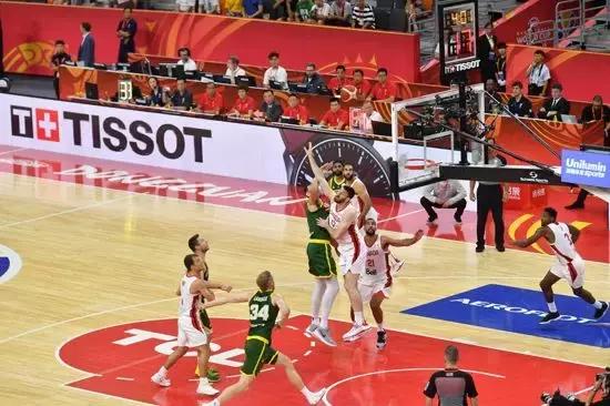 篮球世界杯小组赛火热开赛，洲明显示完美亮相各大赛场！