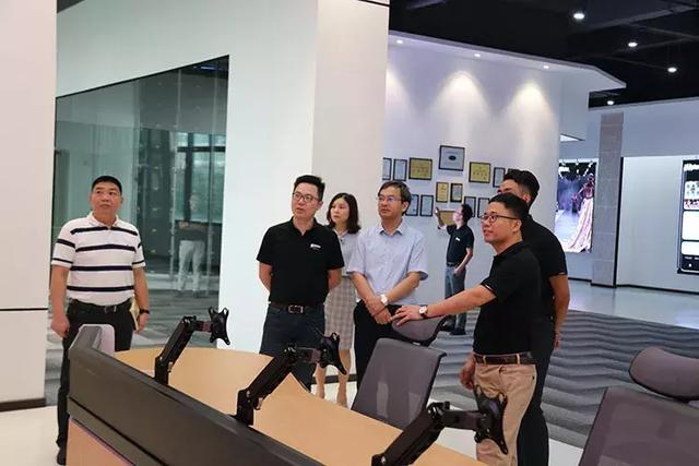 光明区政协主席李世清一行莅临深德彩调研指导工作