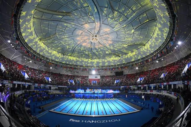 耗资11亿、重达1280吨、40米高空上的“莲花”建筑开花了！