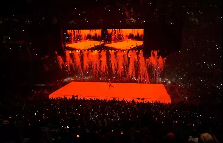 有钱就可以为所欲为吗？这个舞台告诉你：是的！