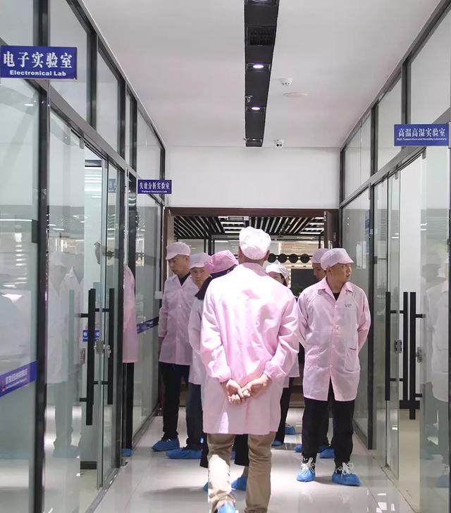 湖北武汉市安防协会莅临参观交流 盛赞强力巨彩