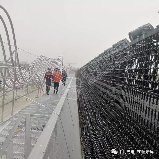 中润光电承建的晋阳湖2000平米大型LED网格屏正式启用! 中润光电承建的晋阳湖2000平米大型LED网格屏正式启用!