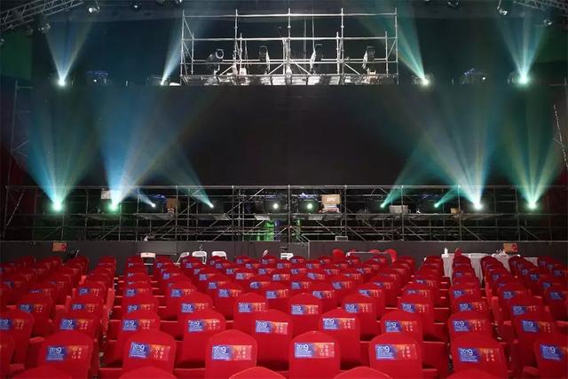 首次使用270°环幕投影 第九届北京国际电影节开幕式有点燃