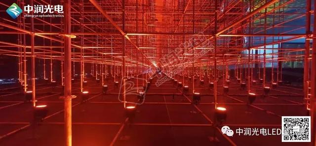 中润光电案例丨重庆—OPPO Reno造乐节，3500平米网格屏为舞台呈现完美效果