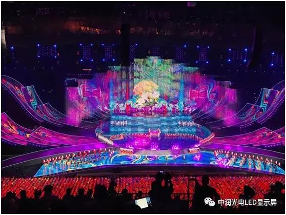 由中润光电承制的亚洲文化嘉年活动的巨型《LED灯光矩阵》荣膺吉尼斯世界纪录！