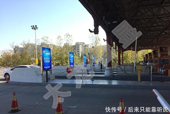 太龙智显14台LED广告机成功应用于北京机场高速天竺收费站