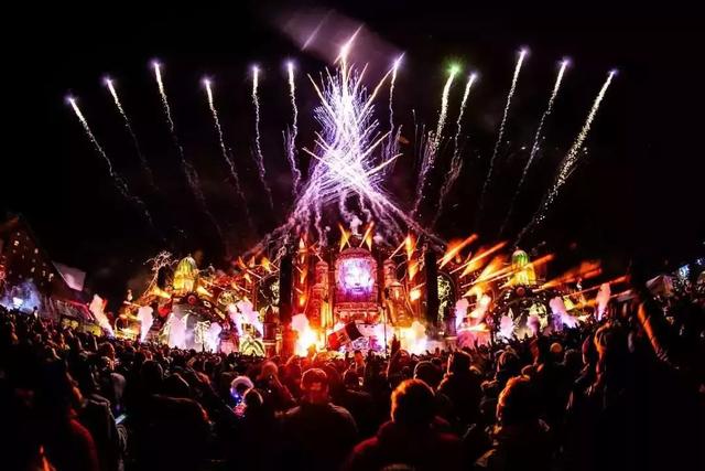 警惕：全息投影发展日新月异，LED显示屏舞美应用场景遭受挑战