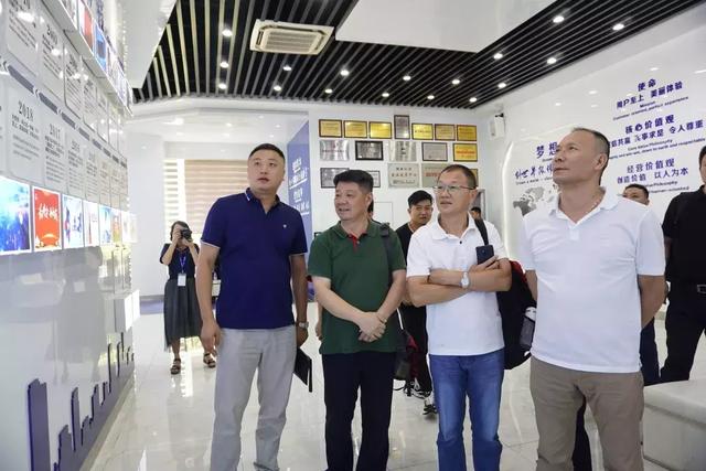 湖北武汉市安防协会莅临参观交流 盛赞强力巨彩