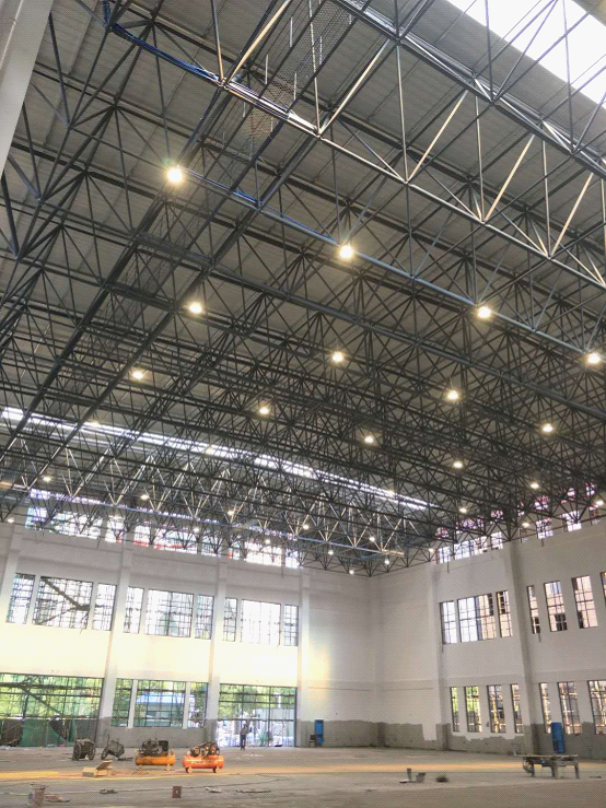 打破垄断 世界首个千瓦级高功率密度LED体育场馆灯正式下线