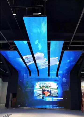 鑫彩晨丨软模组柔性LED显示屏系列