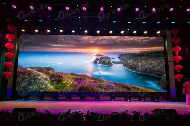 LED显示屏入校季 现代化名校都长这样！