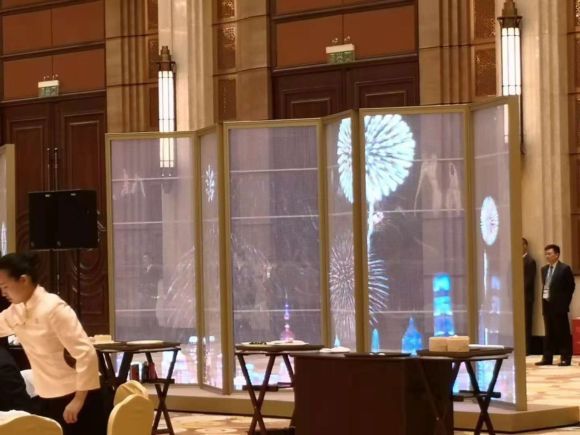 铁歌贴膜屏助力首届进博会迎宴会 彰显中国创新