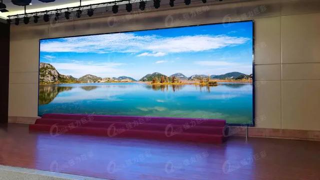 LED显示屏入校季 现代化名校都长这样！