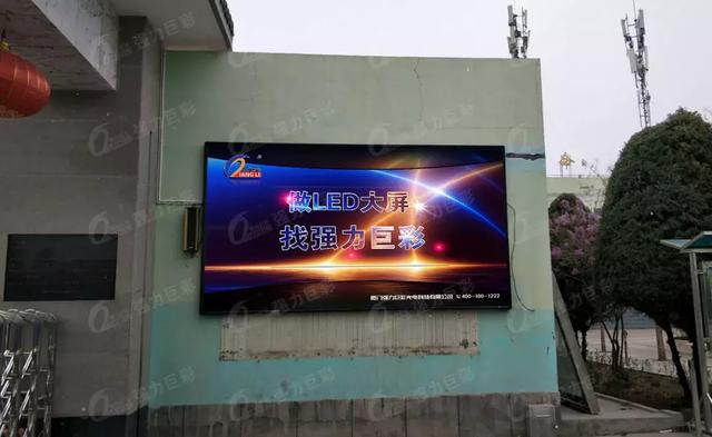 LED显示屏入校季 现代化名校都长这样！