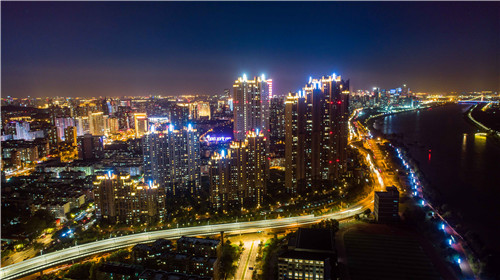 灯光秀美景，璀璨迎国庆 南京夜景照明开启“节日模式”