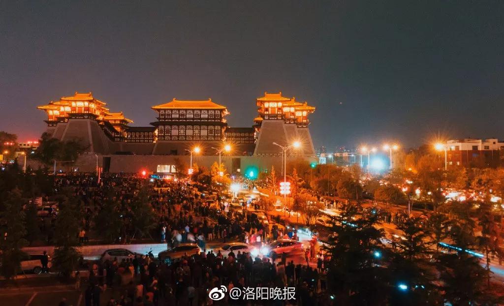 震撼！洛阳连续20天上演“3D灯光投影秀”