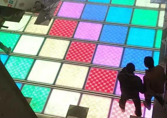 全方位高级体验鼎力显示互动LED地砖屏个性张扬时尚