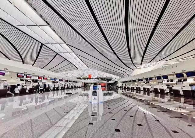 北京大兴国际机场投运 洲明再次亮相新世界七大奇迹工程