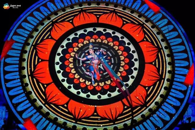 溢彩世园会 晶台谱华章